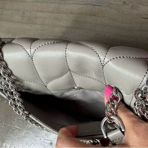 Michael Kors Peyton, taupe leather shoulder bag. - Picture 4 of 8